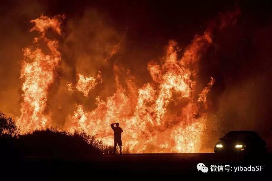 加州山火災(zāi)民，火焰將一切化為灰燼